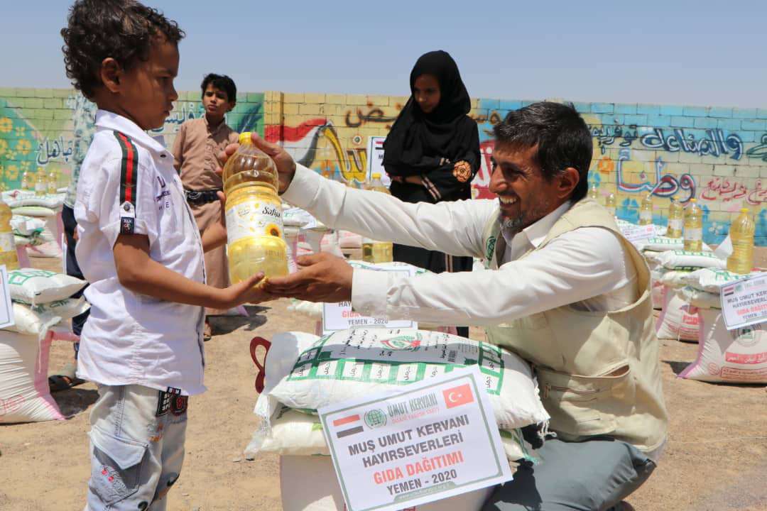 Umut Kervanı Yemen halkına yardım ulaştırmaya devam ediyor
